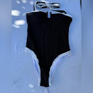 Samiol Stylish Black and White Women's One Piece Swimsuit M B05